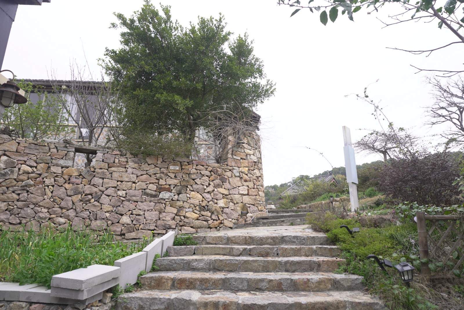 玉环福里山舍海湾度假村：海岛崖壁上的影视美学秘境(图10)