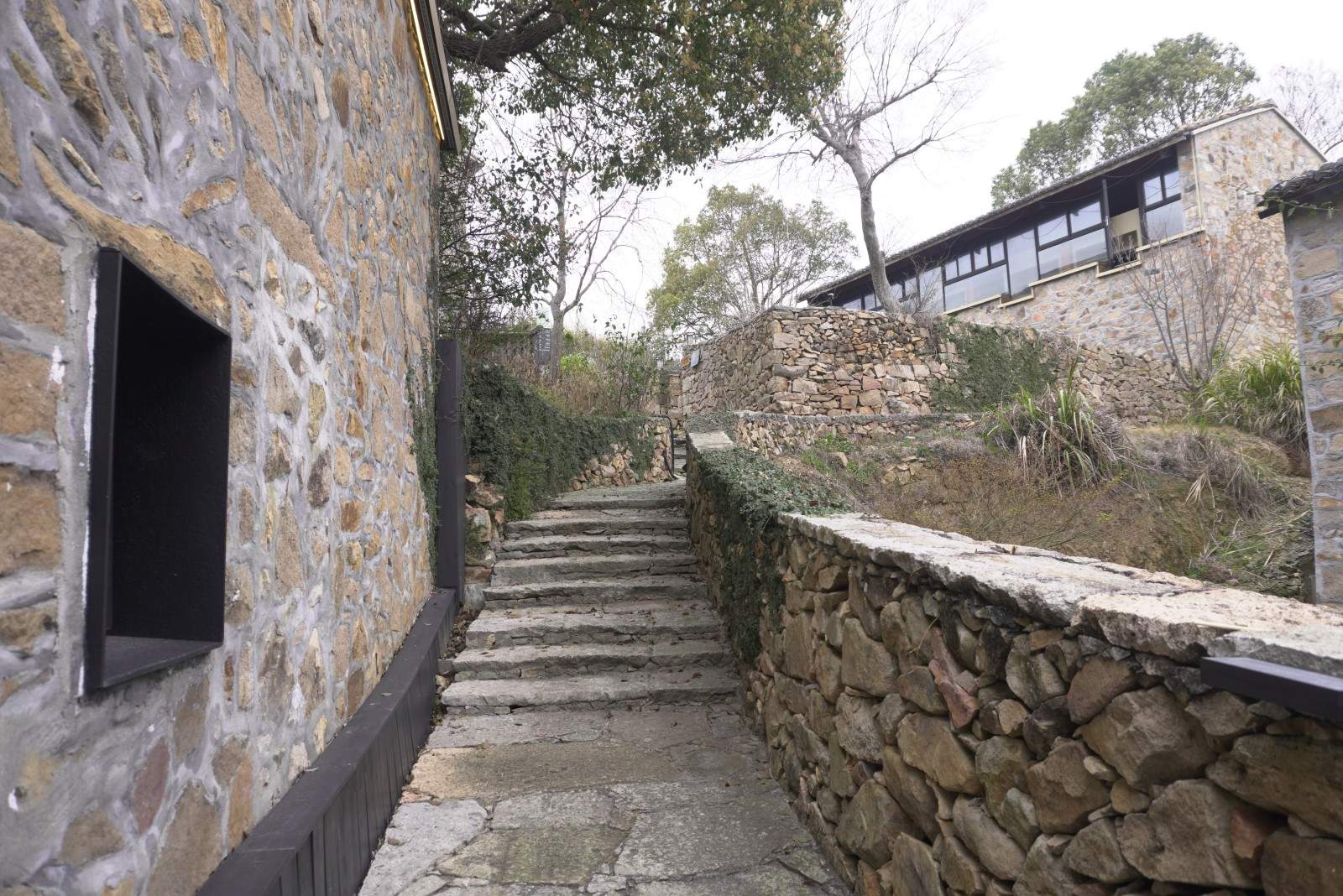 玉环福里山舍海湾度假村：海岛崖壁上的影视美学秘境(图17)