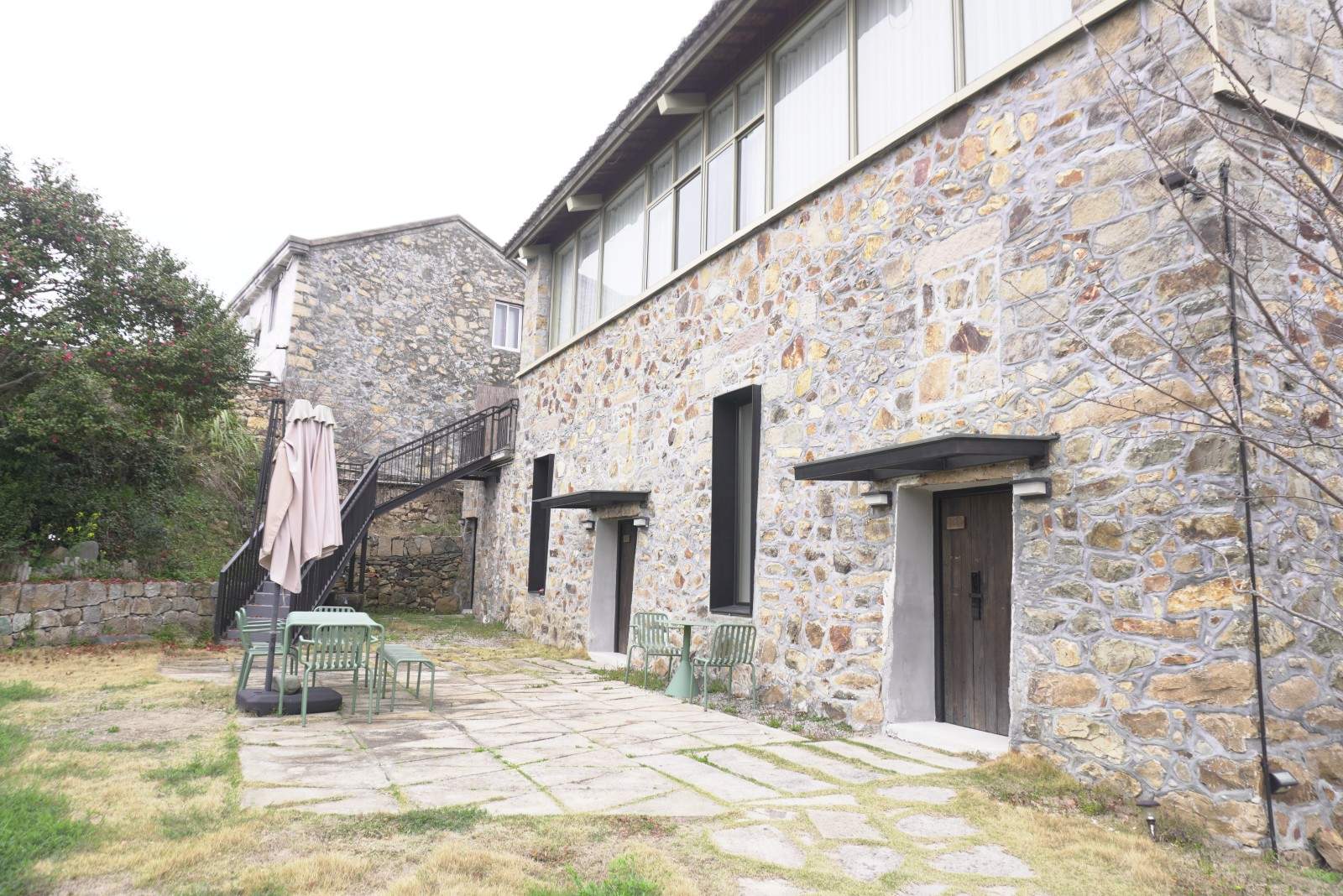 玉环福里山舍海湾度假村：海岛崖壁上的影视美学秘境(图25)