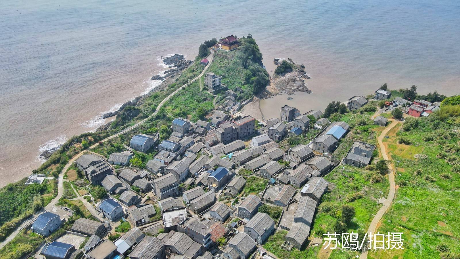 探秘鸡山乡大火车忘忧村，石屋、花田、海景