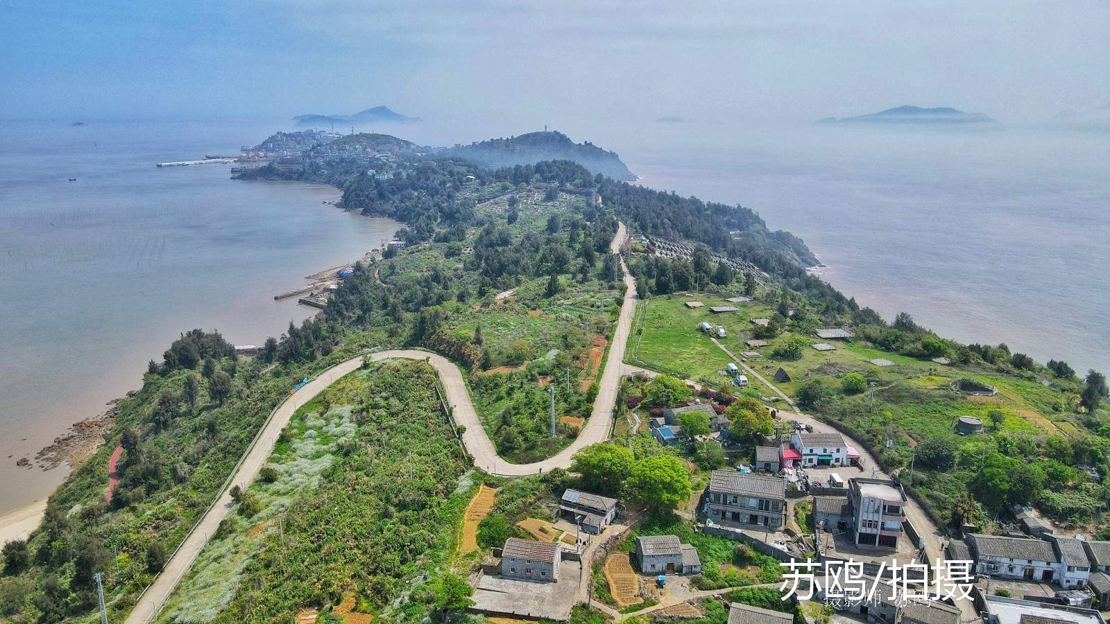 探秘鸡山乡大火车忘忧村,石屋、花田、海景一站式满足取景需求 海洋治愈(图2) 探秘鸡山乡大火车忘忧村,石屋、花田、海景一站式满足取景需求 海洋治愈(图2)