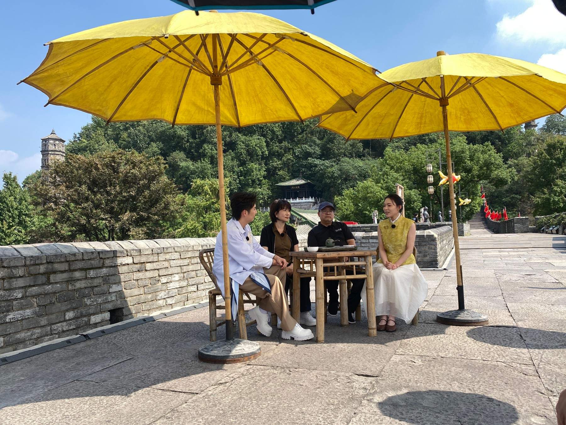 古城墙上话梨园 浙里有戏叙乡音(图1) 古城墙上话梨园 浙里有戏叙乡音(图1)